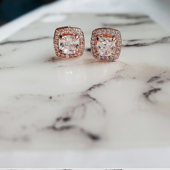 New Fashion Rose Gold Stud Earrings - Picture 5 of 7
